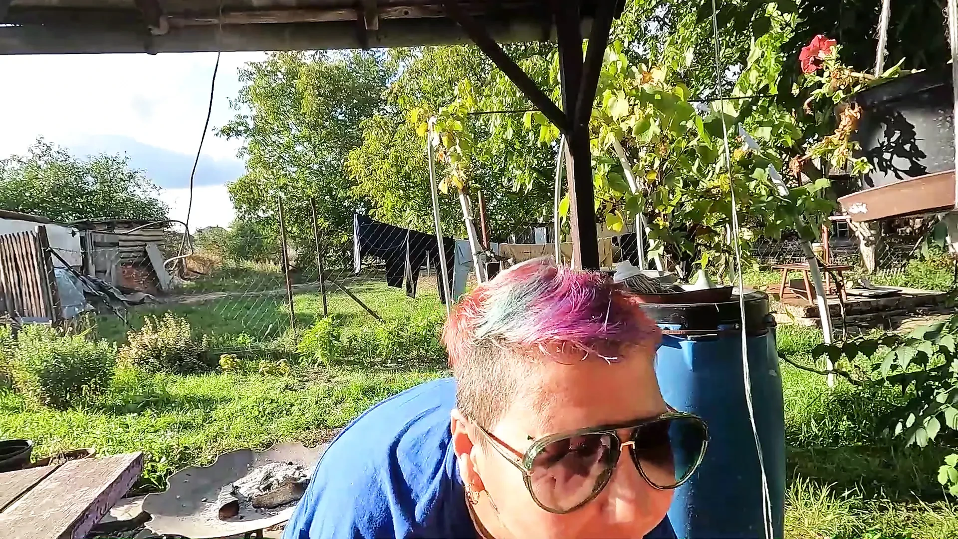 Cum in mouth,outdoor,couple,colored hair