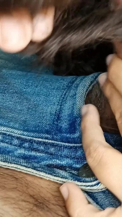 My stepsister found it exciting to masturbate me with her beautiful brown hair. | Clip 1