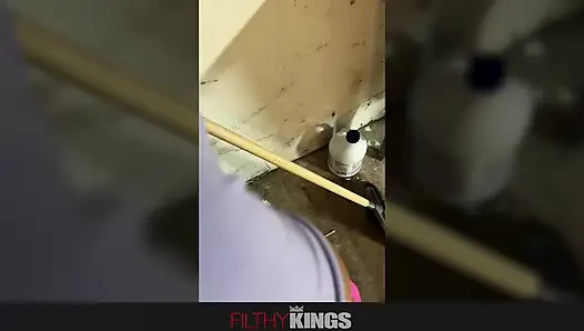 FILTHY KINGS - XxLayna Marie riskiert alles beim ficken in der Garage