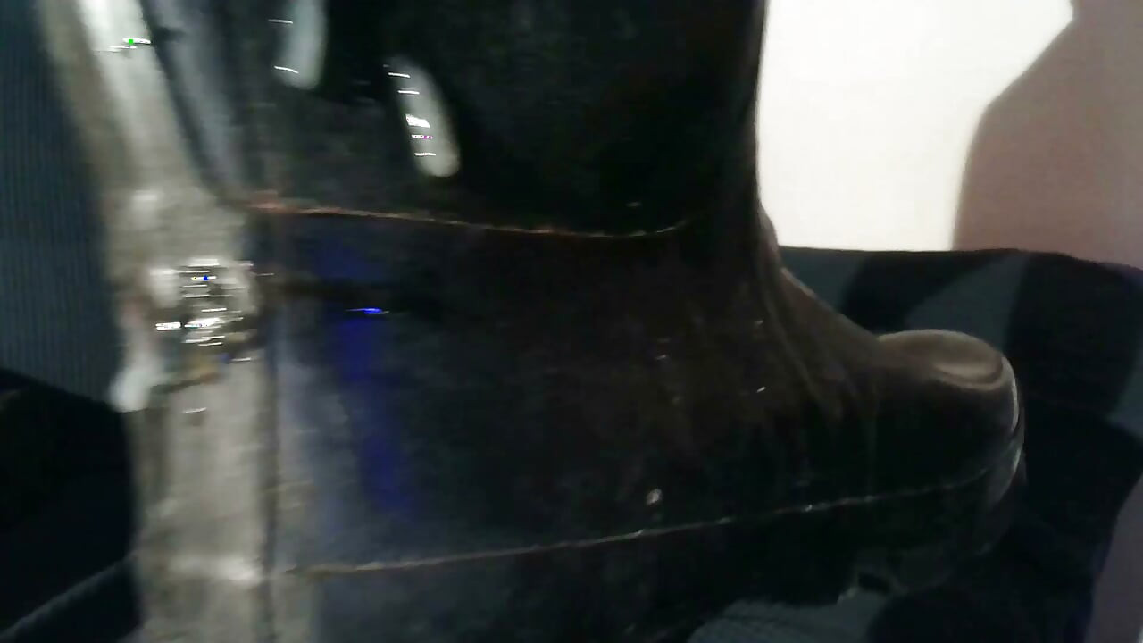 Nasty Bootlover Bessy