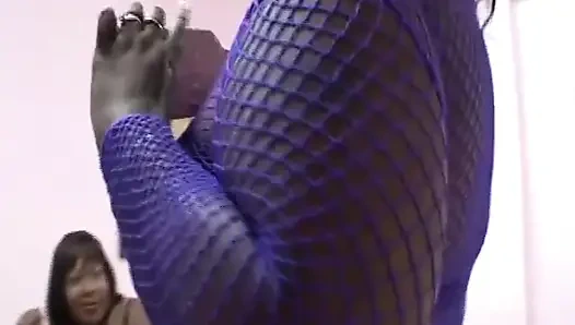 Giant black lesbians pussy dildo penetrated