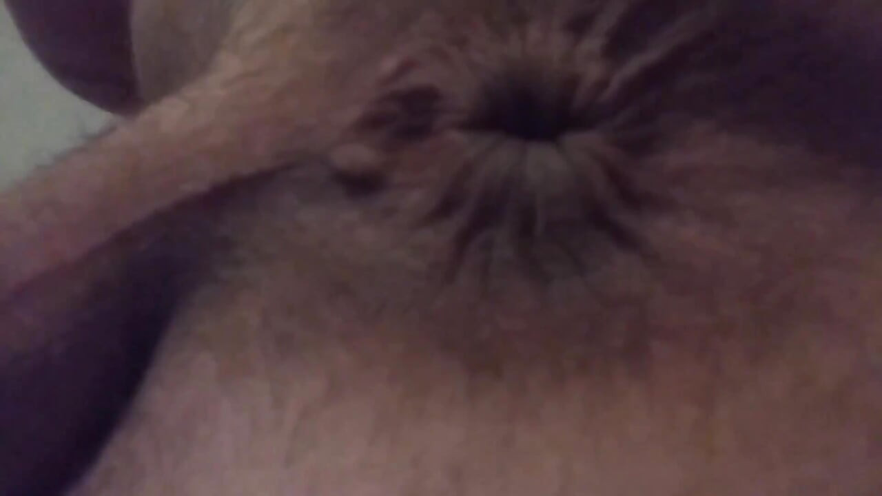 Mostrando meu sphincter de rabo em forma estranha