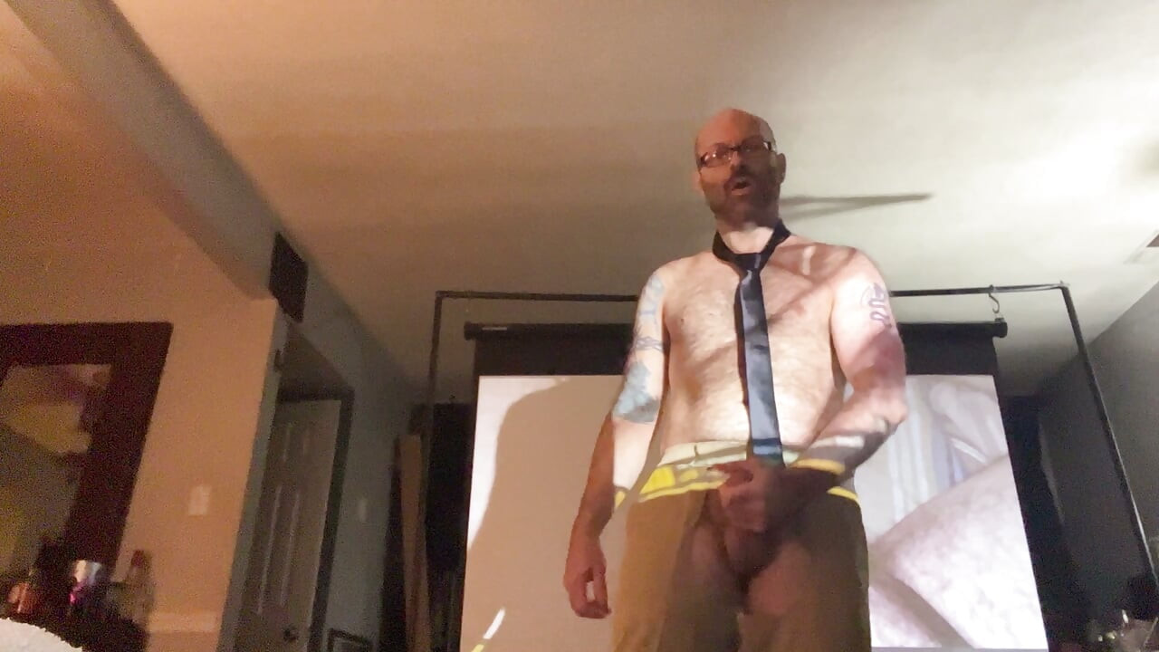 Papa trekt zich af terwijl hij zijn video met jou bekijkt