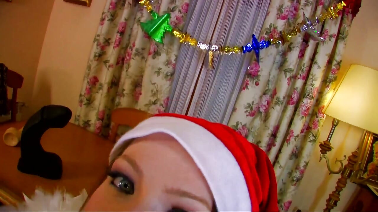 Santa Claus has a new sexy assistant having a nice ass and dirty habits...