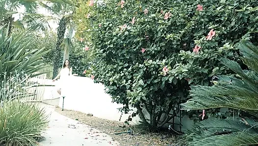 Büyük yaraklı adamlar ıslak olgun hatunları sert sikiyor