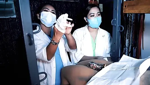 Sesi CBT medis oleh dua perawat