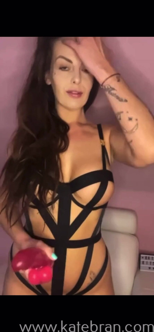 5 minutos con mi polla en el culo y te correrás como una chica. ¿Quieres comprobarlo?