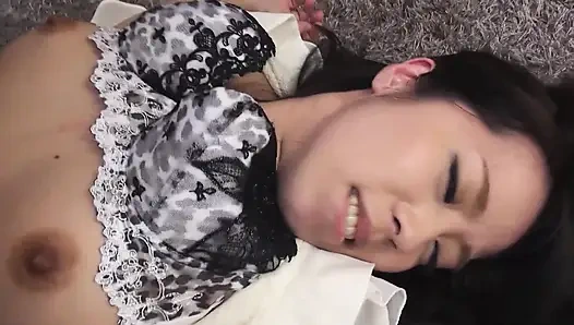 İri göğüslü oryantal kızlar sahnesi-2 seksi büyük memeli Japon Chinatsu Kurusu sert sikişiyor ve büyük yarak emiyor