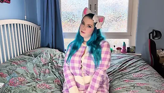 Играю с сисечками Kitty - девушка-соло