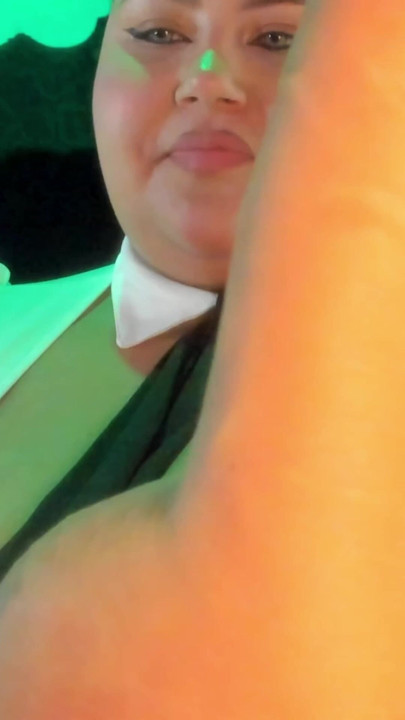 I give myself a nice handjob with my rubber gloves on.