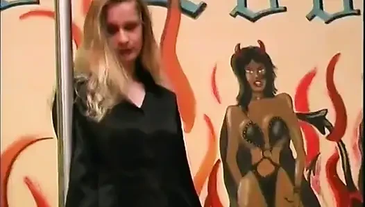 İtalyan yaramaz küçük bebekler - bimbe italiane dispettose (tam porno film)