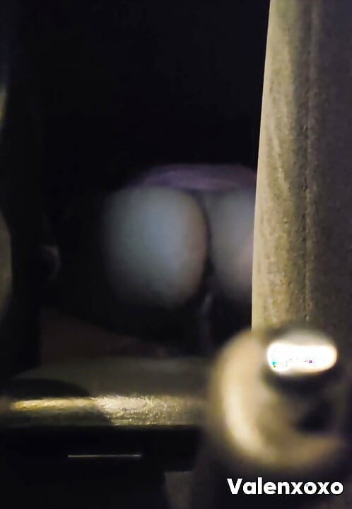 I Creampied my friend in the car