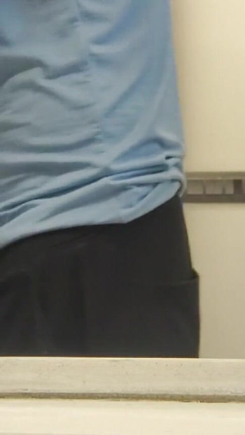 Raat ki raat kam karne aaye ek mad ghar per kam bale boy na | Isječak 1