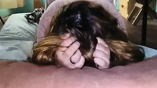 Запись с моим сотовым телефоном с моей подругой в розовом платье