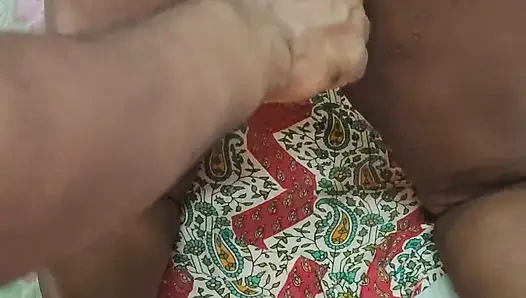 Kiya si cewek biwi ka lagi pijat badan