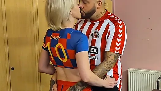Cheerleader fickt fußballer