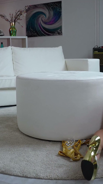 Goldykim dientot habis-habisan sama kontol besar pria kulit putih!