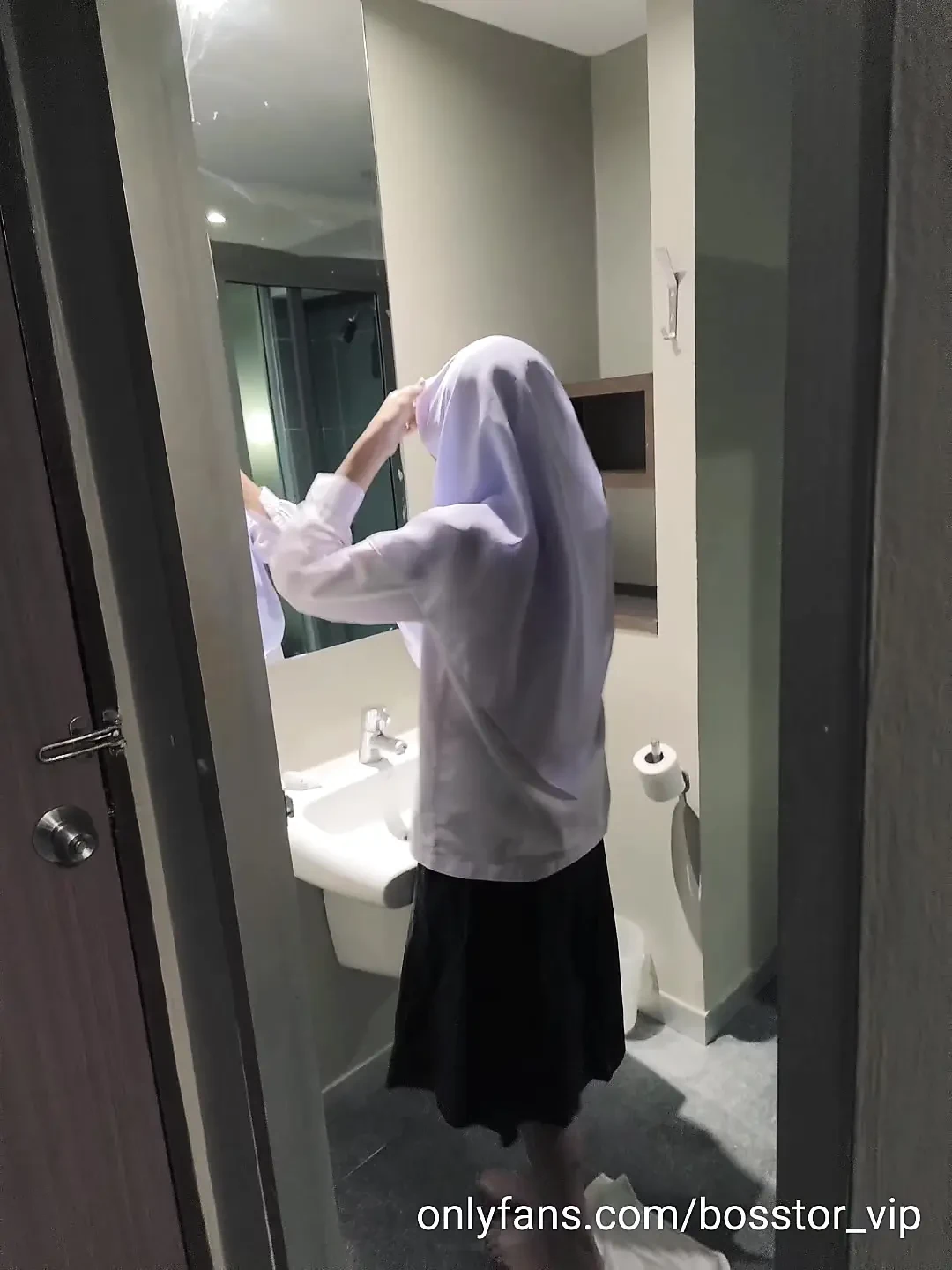 POV Thai Muslim student (behind the scenes)