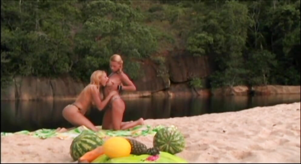 Wild pussy licking for a couple of lesbian sluts