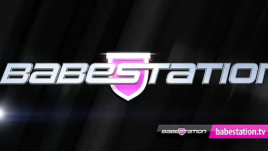 BABESTATION - Jess West Fingers Her Pussy In Stockings