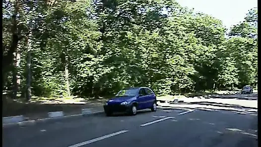 Blonde MILF Im Wald Verführt Geschäftsmann... Fick Mich Hart!