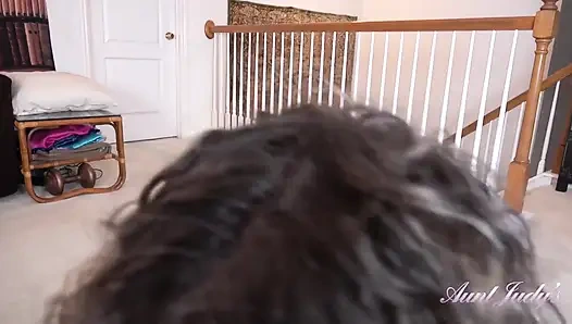 Auntjudys - Deine Reife Stieftante Tia Gibt Dir Einen Tabu-blowjob