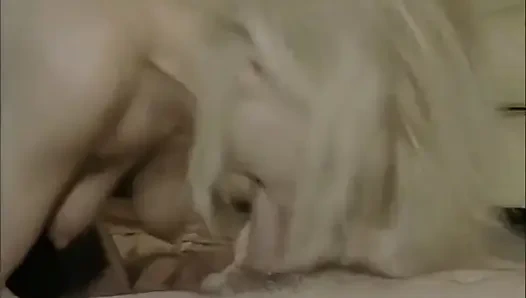 2 Harte Schwänze Für Den Arsch Dieser Blondine