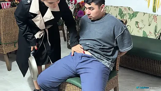 Curvy MILF Mara Sex fucks a thief