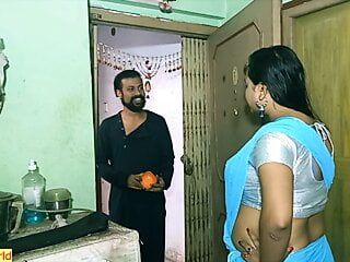 Desi gorący bhabhi uprawia seks potajemnie z synem właściciela domu !! hindi webseries sex
