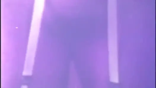 Избиение в горячем тройничке