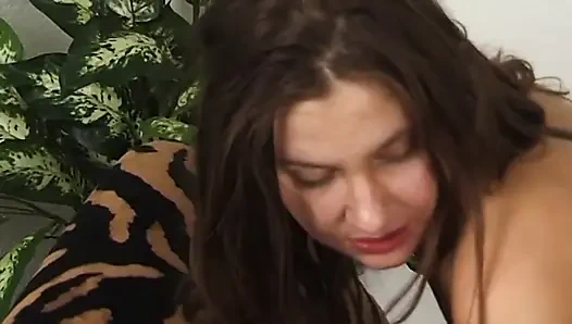 Olgun esmer orta yaşlı seksi kadınlar yoğun lezbiyen parmaklıyor