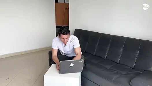 A Customer Calls Me to Fix His Laptop, I Find a Lot of Gay Porn and Decide to Give Him a Discount for Fucking Him.
