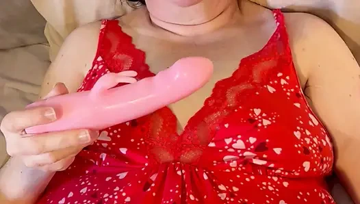 Naomi menilai mainan seks