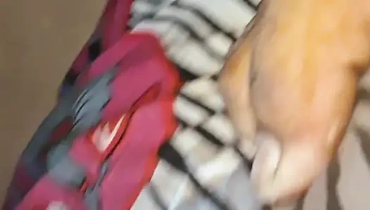 Я заставила свою маленькую сводную сестру пососать мой член, а затем трахнул ее.