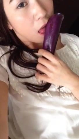 Wonderful Young Asia Girl Squirt After a Dildo Fuck