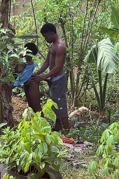 Sei schnell, damit uns niemand erwischt (hinter den kulissen)