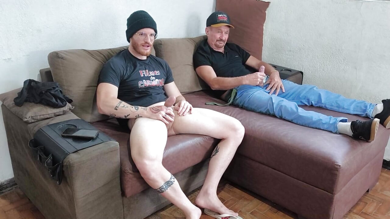 Urach i Carmona se samozadovoljavaju