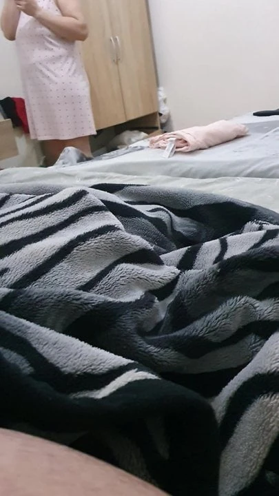 Step mom with skirt has sex with Pakistan step son