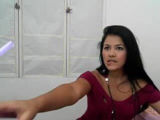 sofia colombiana bailando sexy en webcam