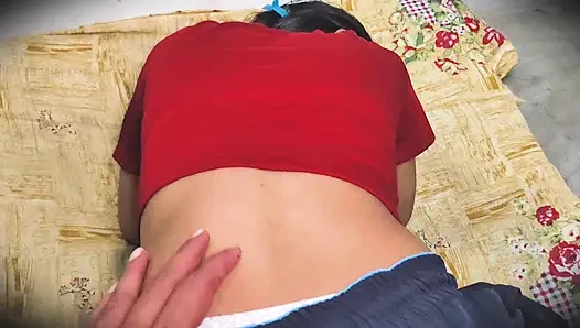 Desi jija sali rol yapma: güzel Hintli bayanla ilk kez romantik bir karşılaşma