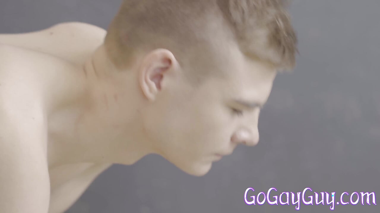 Ruslan și Elisey - masaj gay sexy