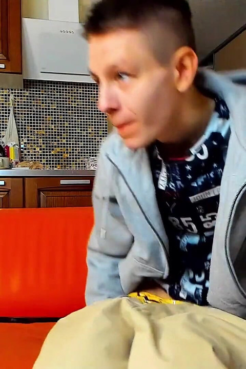 Naughty College Boy Twink Cumming Really Good at Home!