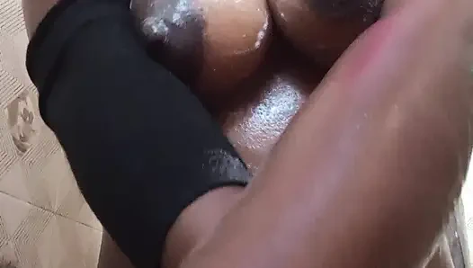 BerlinaCable baden und meine nippel lutschen