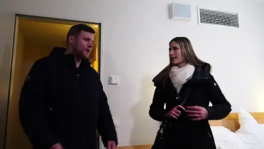 Пока нас не разобьет инспектор! Один повар в моей киске | Супружеская повара мне в рот