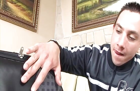 Hot dwarf for a huge cock!!! No possible to be true!!!