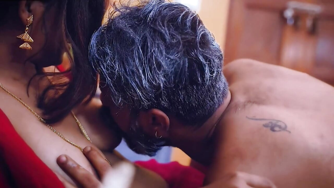 Desi housewife got hard fucked in doggy style with step son