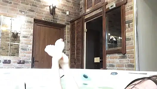 Bugil di ruangan sauna umum