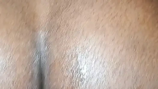 Joss'un götünü fışkırtarak