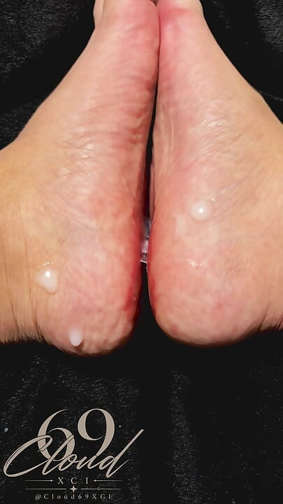 FILIPINO CHUB CUMS ON HIS FEET