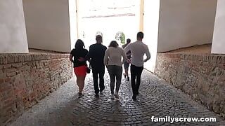 Viaggio di famiglia al castello di familyscrew